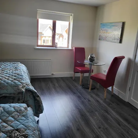 לינה וארוחת בוקר The Gardens ביר