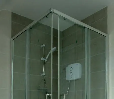 The Gardens * バー