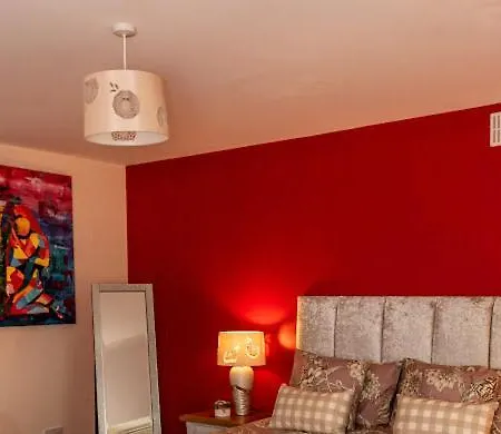 לינה וארוחת בוקר The Gardens *